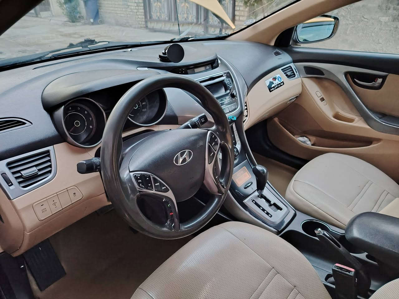 السلام عليكم 13وارد امريكي بغداد انكليزي مصفره هيئه وغرامات مواصفات نص فول حادثها جنطه وشويه من جاملغ والسونار موجود ويه الصور عنواني بغداد الدوره رقم *********** السعر 100 وبيها مجال
