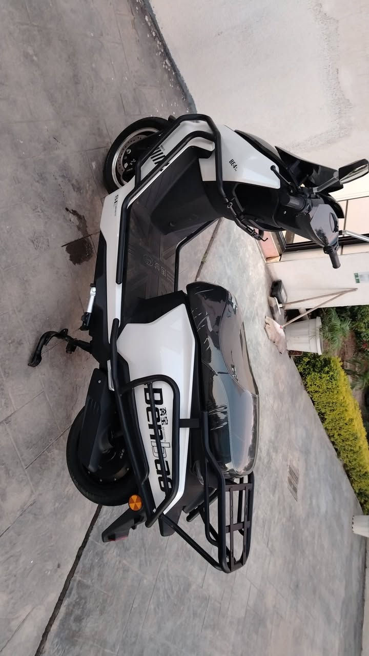 السلام عليكم
دراجه شحن البيع فظائي مدرع موديل 2025 وكلش جديده 

بطاريات 6 شحن مالتهه فول

نظام 4 سرع

نظام سرقه

نظام مانع انزلق

نظام P
لايت زنون عالي وناصي 

كهربائيات كلهه فول شغاله

سعرها مليون و100 وبيهه مجال ان شاء الله 

مكاني ابو غريب

*********** فقط واتساب

