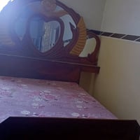 غرفه اخشاب تتكون من جربايه  مع ديكور وكومديات ثنين سعر175وبيه مجال رقم...