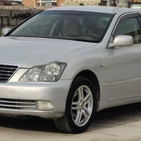 تويوتا كراون • ١٨٢٠٠٠ كم • شاشة وكاميرا