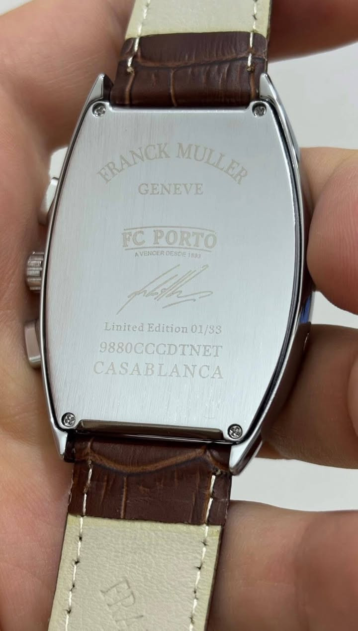 فرانك مولر اوتماتيك موديل قديم وزن ثقيل ضد الماء
غير مستخدم نظافة ١٠٠٪؜ مع العلبة
مكينتها اوتماتيك وتكويك تشتغل نظامين
قطر الساعة ٤٣
سناتر شغالة كلها
السعر 45  الف سعر نهائي


**إذا كنت صاحب هذا الإعلان وتريد حذفه لأي سبب، رجاءا أرسل رسالة إلى الدعم الفني**