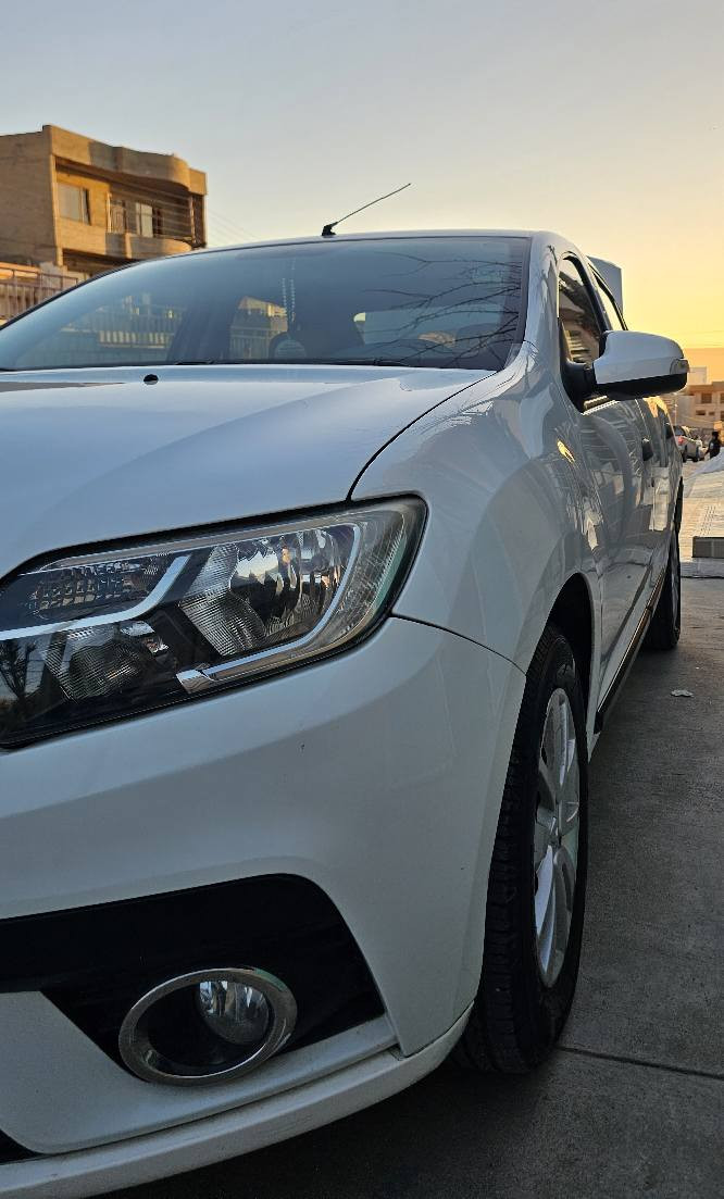 ڕینۆ سمبول ٢٠١٧ 
گێڕ ئۆتۆماتیک 
بلاجکتۆر 
٢جام کارەبا
سوکان ڤۆلیۆم
ناوزەرد
سەنەوی تا ٢٠٢٩ تازەیە بەناوی خۆمانەوەیە 
٤ تایەی لۆکی لەژێرایە 
بەشەرتی گێڕ و مەکینە کامل مەسرەف کراوە 
سەیارەی دەستی خۆمانە 
٣ پارچەی بۆیاخە بەشەرتی ئەوەی ناوی نەگرتبێ 
سەیارەکە زۆر جوان و پاک و جایزە 
نرخ . ٨٠گەڵا و مەجال 
*********** السليمانية, العراق
