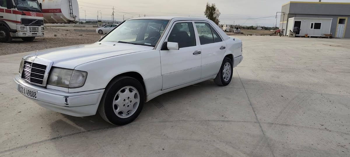 سلام عليكم للبيع مرسيدس دب موديل 92 محرك بطه أربع جامات كهربائي ABS تبريد حار وبارد كهربائيات كله يشتغل سعر 57 عنوان كلار
لتواصل :***********
