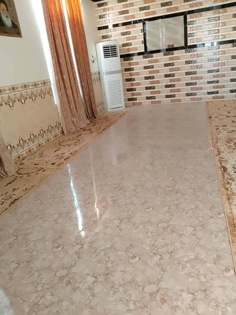 سلام عليكم بيت بشاخه لبيع مساحه ٣٠٠ متر يوجد بي غرفتين وصاله ومطبخ حمام صحيات خارجيه مناور عدد ثنين استقبال مطبخ  بيت صب كونكريت  سعر ٥٣ بي مجال لشراي يتصل على هاذا الرقم ***********
