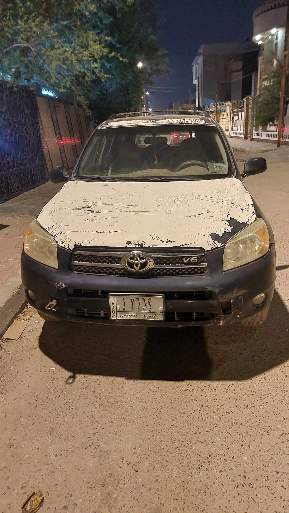 مطلوب سيارة للمراوس وية تويوتا Rav 4 راف فور 
السيارة 6 سلندر مبدلة 4 سلندر السيارة اصولية. 
موقع البصرة 
ما هو الموديل والسنة للسيارة؟: 
2009
كم هو التحميل الحالي للكيلومترات؟: 
690 الف
هل السيارة تحتاج إلى أي صيانة ميكانيكية؟: 
السيارة بحاجة الى تعديلات 
ما هو سعر السيارة؟: 
45 ورقة
في أي مدينة أنت موجود لعرض السيارة؟: 
البصرة