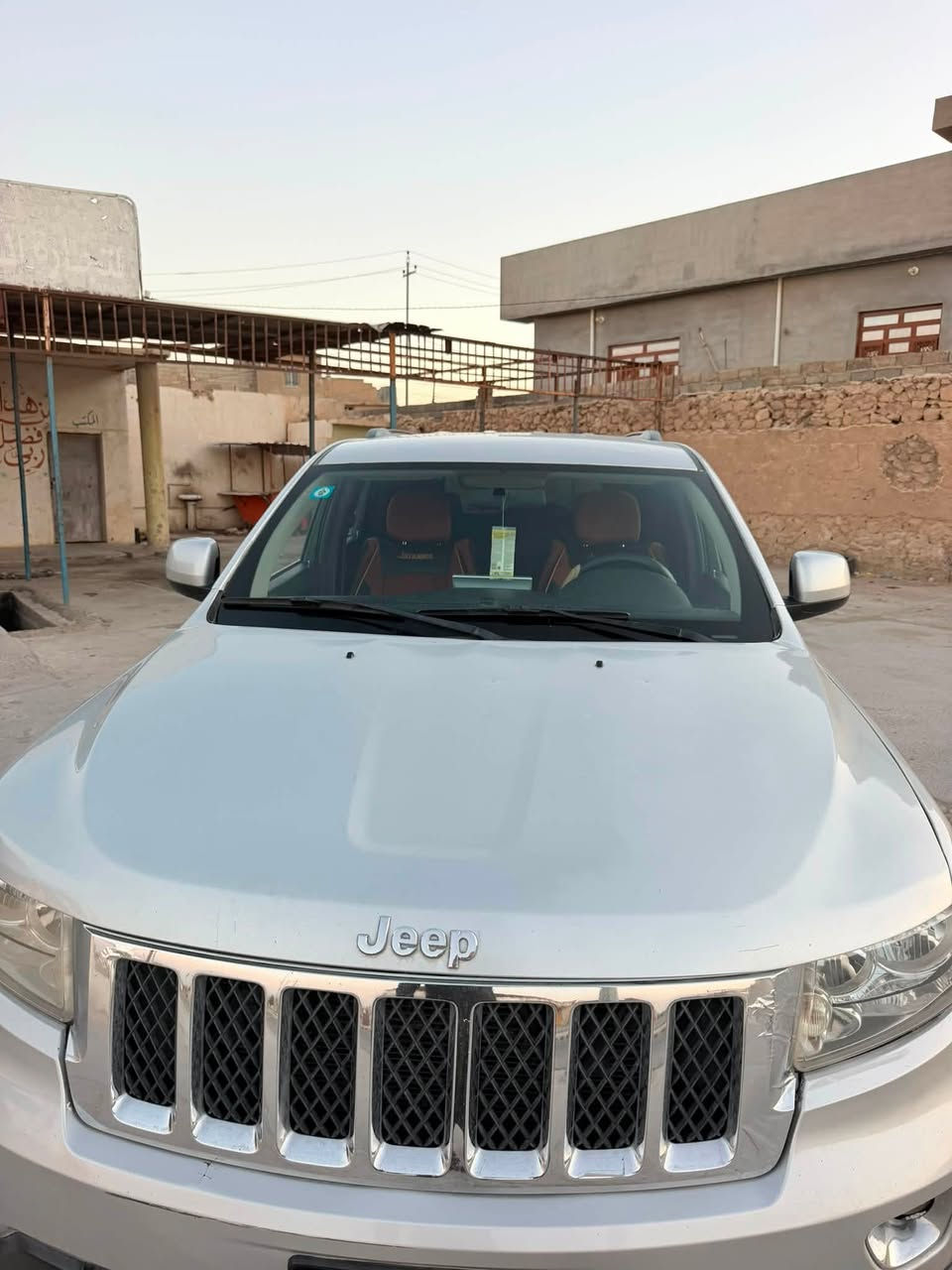 السلام عليكم  للبيع بسعر مناسب ب63 وبيها مجال
جيب لاريدو ادوات سياره جديده موديل 12 سياره ماناقصها شي تايرات جدد صدر  ممتاز 
مابيها اي نقص مال جنايه موصفاتها بصمه ابواب بصمه تشغيل شاشه تاب 
السعر 63وبيها
مكان السياره صلاح الدين
***********
***********
