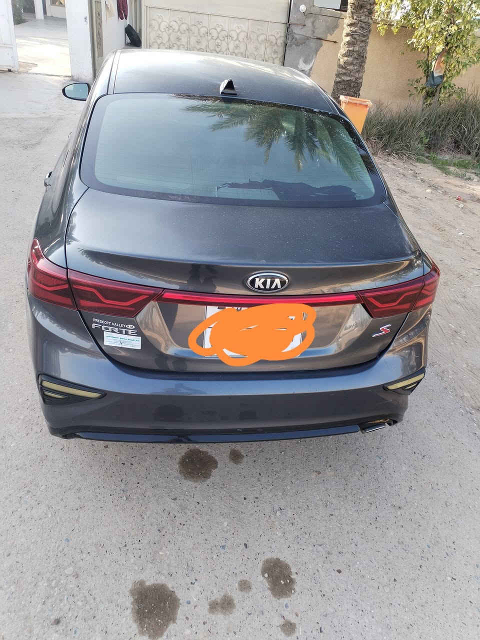 السلام عليكم كيا فورتي موديل 2019 وارد امريكي فقط بارد في باب السائق  والباب الخلفي جهة السائق ماشيه 80mi العنوان بغداد بسمايه *********** السعر 123
