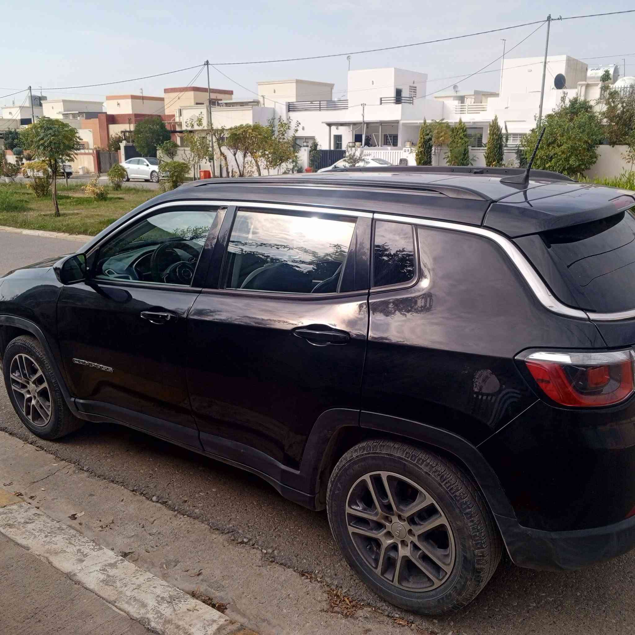 jeep compass latitude.2019 .بیها قطعتین جاملخ .***********و بونیت براشوت سیستم
