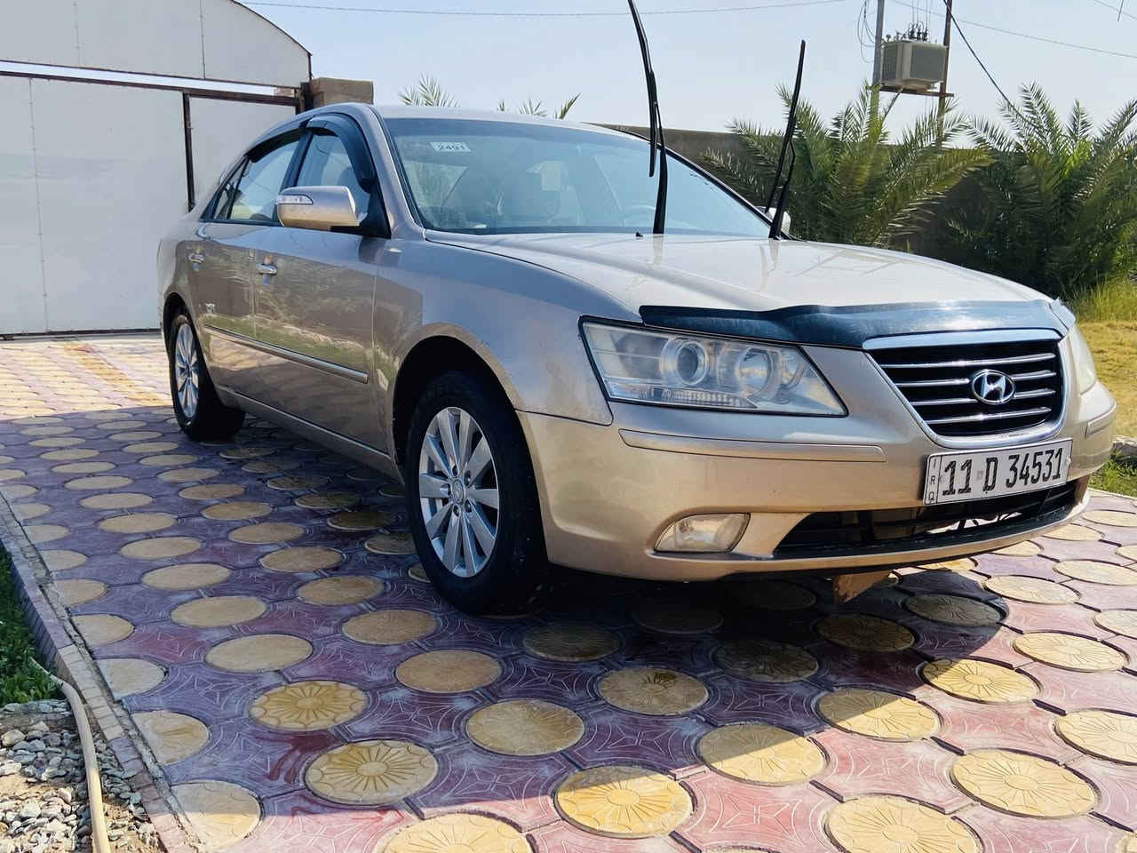 سلام عليكم سيارة سوناتا موديل 2007 محدثه 10خليجي مكينه 2400 فول موصفات فتحة اشاير بالمري تحكم ستيرن مكينة وكير وتبريد وتايرات  مكفولات رقم بغداد الجديد بيها قطعتين صبغ فقط بدون دواخل اثر جراد والسونار مرفق مع الصور للاستفسار الاتصال على الرقم *********** السعر 100
