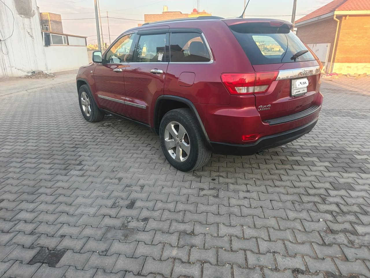 بيع سريع 
جيب شيروكي 2013 خليجي فول مواصفات مكفوله عدا بنيد بدون دواخل شرط الفحص سياره جديده بالكرتون احلى من الصور او جاهزه من كلشي مكينه أو كير ع الفحص حداديه حلوه تبريد ثلج بدي يخبل لا شخوط ولا رصعات محرك 3600 السعر 154$ مستعجل ع بيعها الشراي يتصل ***********
