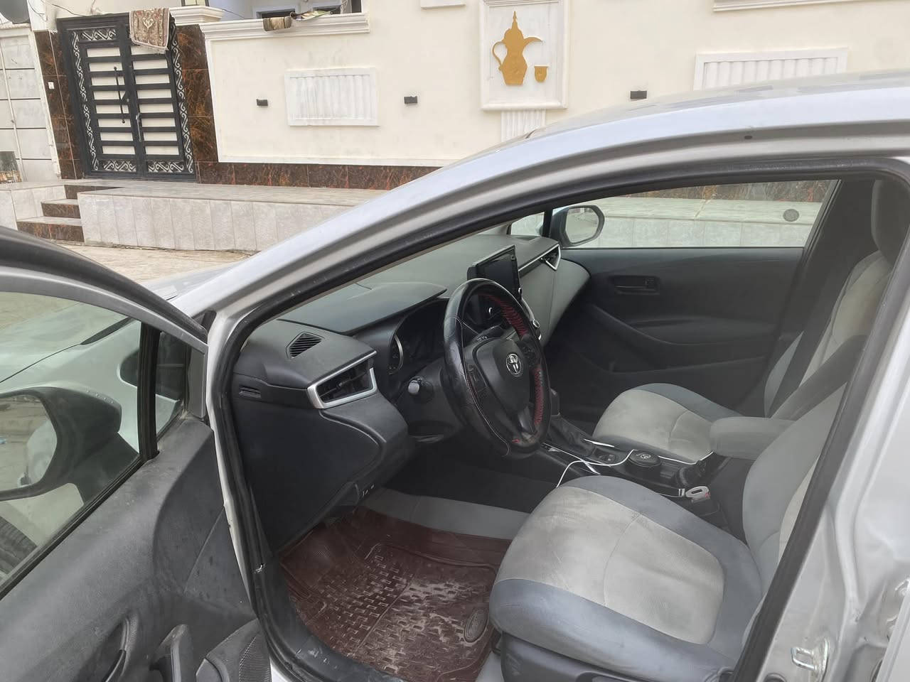 كولا موديل 2022 اصل رقم اربيل جديد باسمي شخصيا محرك 1800 ماشية 87 الف ميل ضررها بابين أثر شخط مبدلات بلادي والباقي مكفوله من الصبغ فقط بابين للاستفسار الاتصال على الرقم *********** مكاني رمادي
