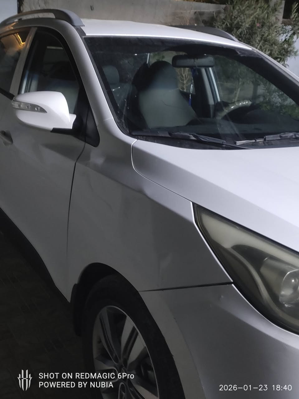 توسان موديل 2014  مكفولة من الصبغ والتبديل بيه ضربة بسيط بالجاملغ الامامي الايمن وباقي على وضعيته وضحه بالصور مكينة مكفولة على وضع الشركه رقم بابل سنوية بسمي سعره 145 وبيه مجال مكانة ديوانية قضاة الحمزة 
اي تفاصيل ***********
