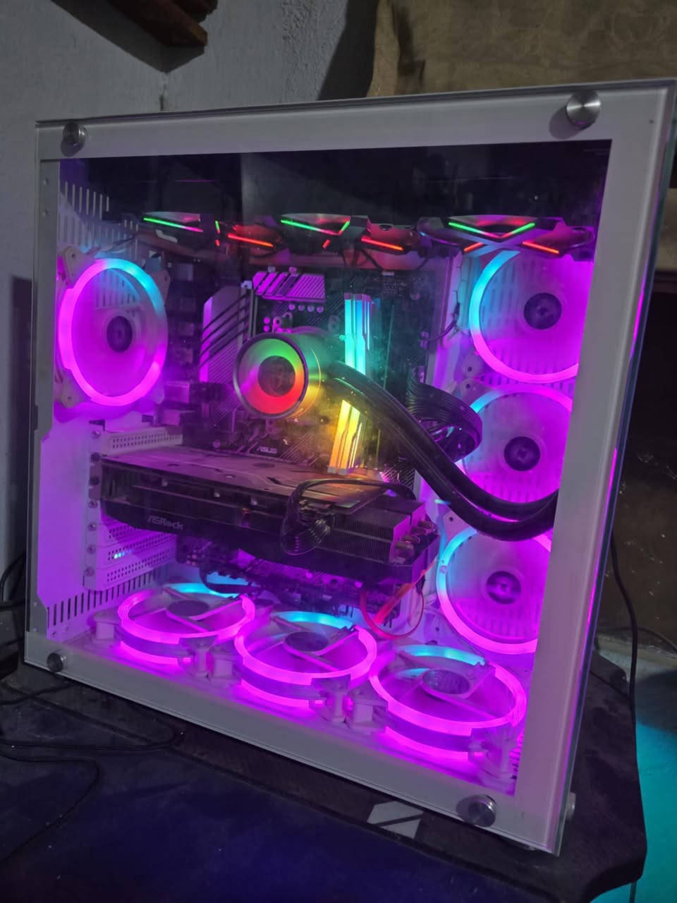 كيس حاسبة فقط للبيع 900الف قفل 
المعالج:Ryzen 7 5800x 8-Core

مذربورت:ASUS PRIME X570-P

Cooler●   deepcool 360 RGB

الرام:3600تردد Chun Well Tech RGB 16*2

ورام نوعية عادية:32G تردد3600

كارت شاشة :RX 5700XT 8G 256bt

هارد:M.2 512 ssd SAMSUNG


**إذا كنت صاحب هذا الإعلان وتريد حذفه لأي سبب، رجاءا أرسل رسالة إلى الدعم الفني**