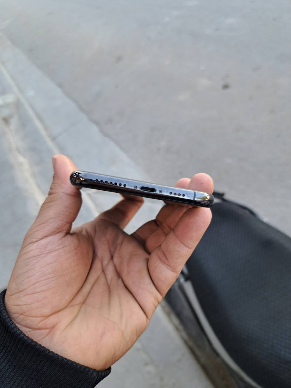 سلام عليكم للبيع
Iphone 11 pro max
ذاكره 256 بطاريه 74 نموذج m  
مكاني بغداد سعره 275 الف 
تواصل ***********
