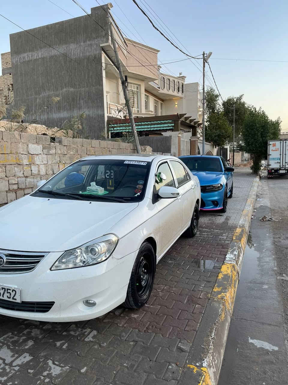 سلام عليكم بيوادي سياره كلش حلووه بيه كم شغل نقص يعني أشيا بصيطه كلش سعر 55بيه مجال ***********
