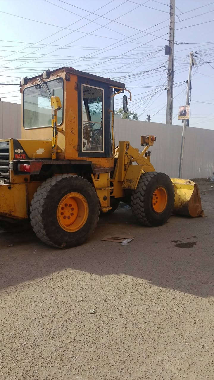 سلام عليكم شفل كومارسو حجم 70 للبيع جاهز العمل مكينه وكير خير من الله  مكان بغداد ***********
