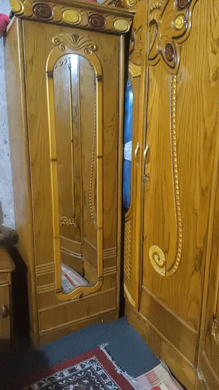 غرفه للبيع سعر 500 تواصل ع رقم ***********
