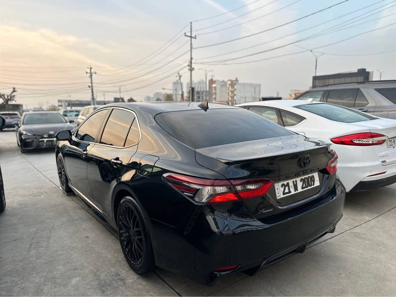 سلام عليكم 

تويوتا كامري 2023

السيارة حادثه جاملغ و حافة بونيد صبغ فقط 

مكان السيارة سليمانية 

مواصفات seبلاك 
شاشة جبيرة 
كاميرا 
حساس 
رادار امامي  
گيج الكتروني 
كشنات جلد 
كشنات كارباء 
سويجين شركة ويا 
هندربريك بصمة 
انظمات قيادة 
رادار جانبي 
تبريد قطعتين 
شفتات استيرن 
ماشية ٣٥ ميل 

السيارة كلش حلوة و جديدة بلواقع هم 
كير و مكينة كله مكفول بدون اي عطل 

سعرة ٢٢٠$ بي مجال 

رقمي *********** السليمانية, العراق
