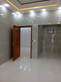 خلف المدرسة الإيرانية • 150م • بناء حديث