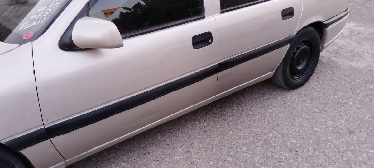 للبيع اوبل فكتره حجم 20 سنويه مشروع لحد 2027 موديل 1994 مصبوغ عام جماليه بدون ضربه تبريد كير اوتوماتيك محرك كير شرط كهربائي كلهه شغال هلالات على بلاد ABC قفل مركزي لاصرف ولا بخار سياره كلش حلوه وجديده شرط تحويل مكان كركوك السعر 48 وبيها مجال ***********
