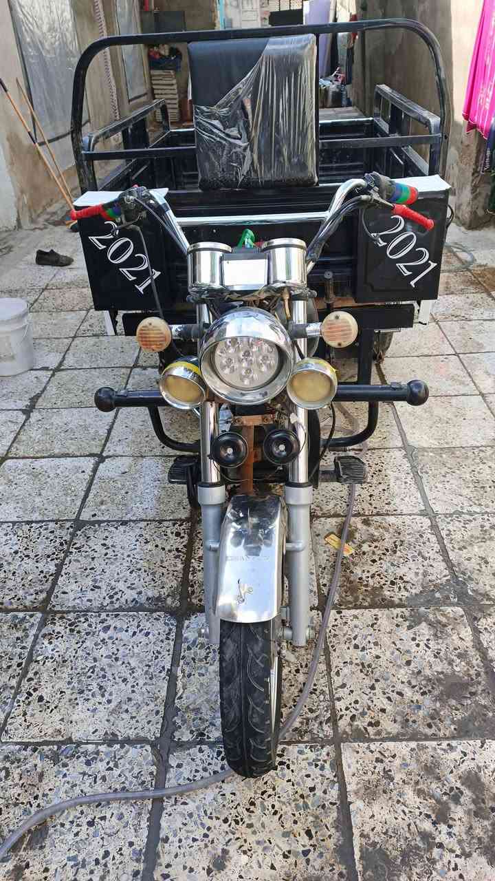 سلام عليكم شباب عندي ستوتة جمرة موديل 2023 محرك ٢٠٠                          اوراقه اصولية كهربائياً كاملة وكله شغالة وستوتة جاهزة من كلشي والسعر 1800 وبيهة مجال العنوان بغداد البياع التراث قرب المضخه والرقم الهاتف ***********/ ***********
