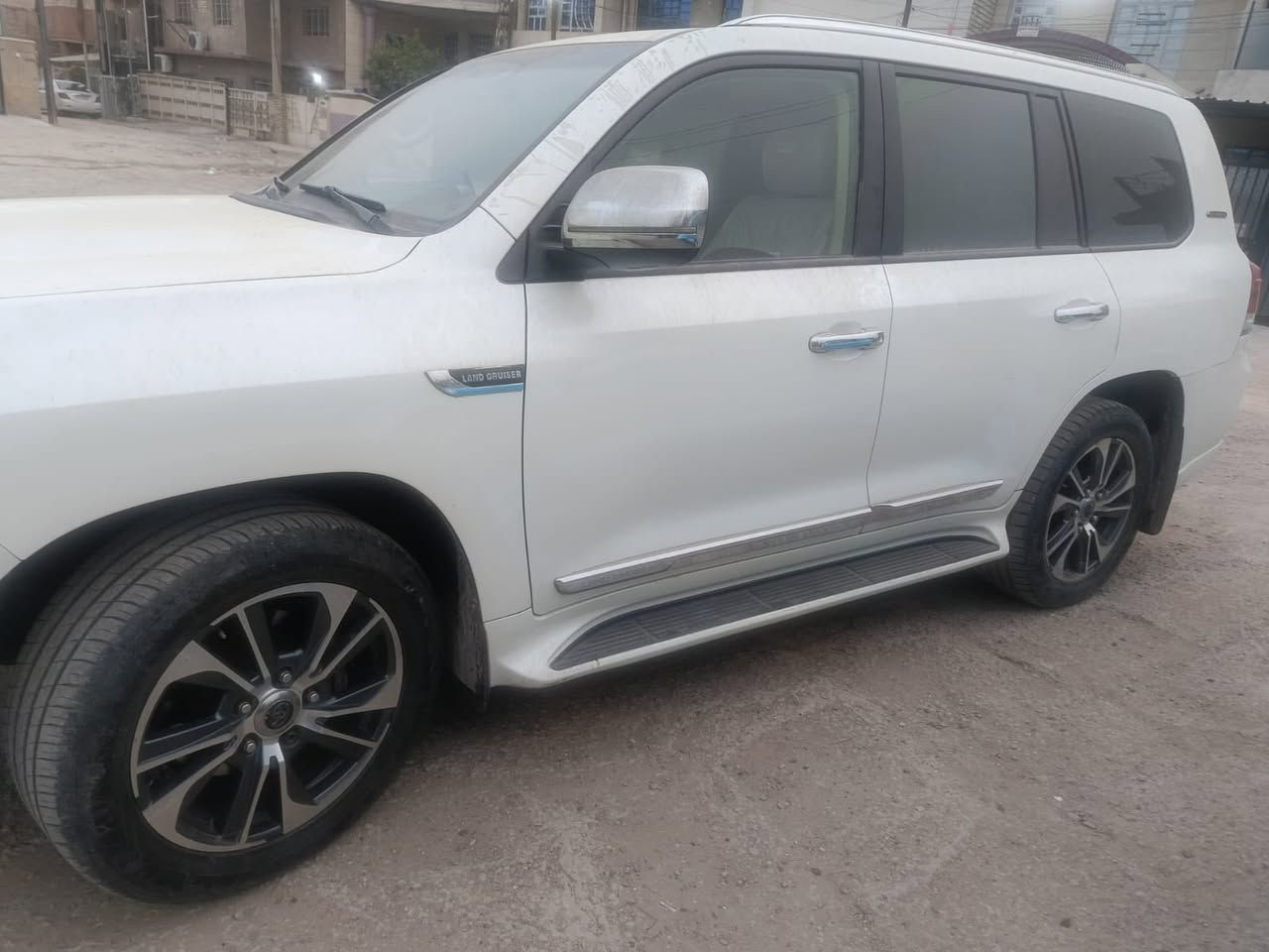 السلام عليكم للبيع لاندكروز موديل
16 خليجي مكفوله لا ضربه ولا صبغ سياره جديده وفول مواصفات 1/1 رقم بغداد بسمنه السعر 4دفاتر و65 ورقه مكاني بغداد ***********
