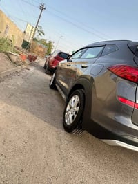 توكسان موديل 2021 وارد امريكي حادثه فقط طعجه صغيره باب الجنطه  ونفسه م...