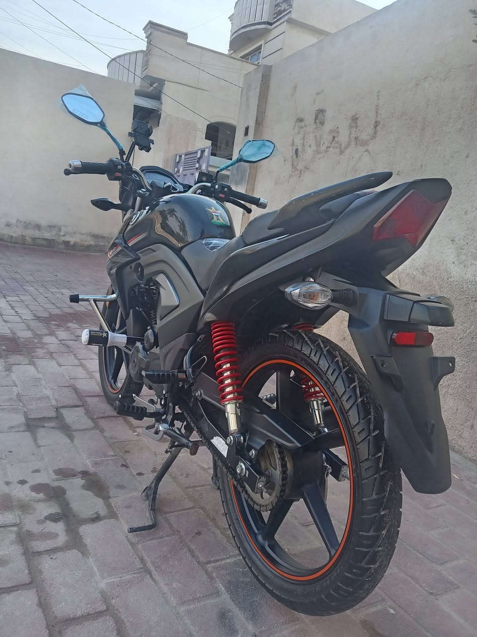 السلام عليكم دراجه هاوجي للبيع
دراجه فووول نظافه
موديل 2023
مسجل او كامل عربي
السعر 16 نص او بي مجال قليل
مكان الرمادي
الاستفسار ***********
