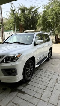 ٢٠١٢ • ٨ سلندر ٥٧٠٠ • دفع رباعي