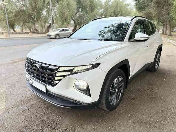 السلام عليكم 
هونداي توسان 2024 ضمان شركة الاولى موتورز لحد الان كل تبديلات لدهن بل شركة وبعدها تحت الضمان مسويها صيانة ال20 الف كيلو متر ب600 الف في الضمان 
خليجي مكفوله كفاله عامه عده شخط بسيط صار بيها بل جاملغ لخلفي بل داير ونصبغ ع كد الاحمر الي ماشر في الصور ول ازرك بارد بسيط 
رقم بغداد انكليزي باسمي 
مستخدم عداد 25000 Km
مواصفات فول  قماره حديد 
دشبول دجتال
ويل كب حجم 18
داخل ابيض 
تبريد قطعتين 
بصمه تشغيل 
تشغيل عن بعد 
مري كهرباء
بردات خلفيه
كامرة خلفيه
شاشة كبيرة
اريل نفكيشن
درايف مود 
هندبريك كهرباء 
شاحن موبايل 
مكانه بغداد 
وسعرها 213 وبيها مجال 
للاستفسار : ***********
