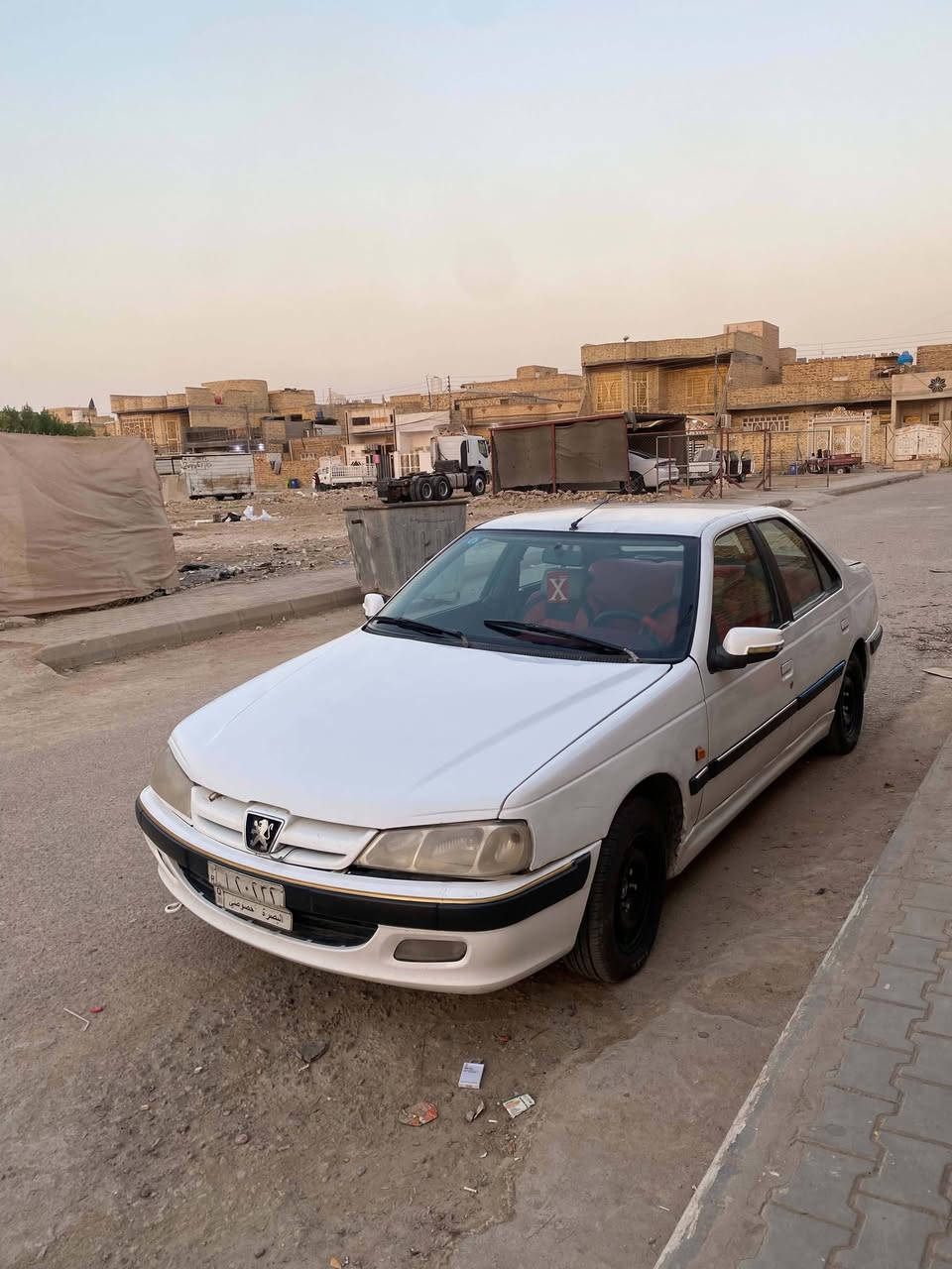 سلام عليكم بيجو بارص مديل ١١ محرك وكير خير من الله حداديه جديده تخم تاير تبريد ثلج رقم بصره سنويها ل٢٨ رقمي *********** مكاني العماره
