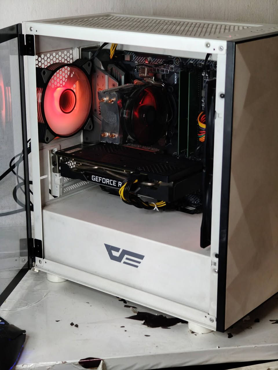 السلام عليكم
تجميعة كيمنك شكل واداء ونظافة للبيع 💯
المواصفات :
💠GPU: Palit RTX 2060 12G
💠CPU:  Core i5 9600KF  6C 6thr 4.6GHz
💠Cooler: Coolermaster air cooler
💠M.b: msi MAG mortar B365m
💠RAM:  2x8 16G DDR4  
💠STRG: SSD256GB+HDD500GB
💠P.s: Aigo psu 600w 
💠Case: Darkflash case with 3xfan  

💲السعر 685 الف مع ضمان الحاسبة اسبوع بشرط تربطها على UPS لحماية القطع من الكهرباء

بغداد مدينة الصدر قطاع 23
يوجد توصيل
 واتس ***********
 اتصال ***********
