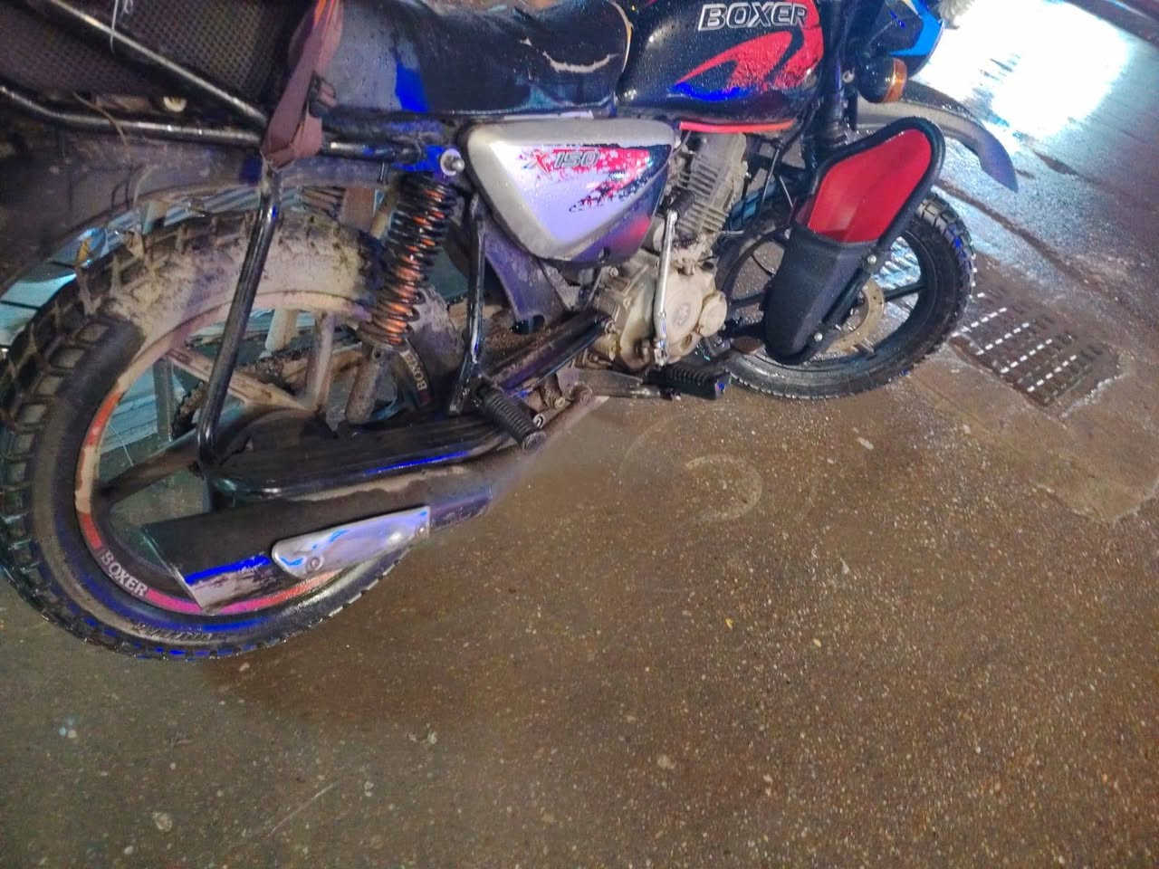 السلام عليكم بوكسر 23جبلي أوراق ضايعه مكفوله من السرقه السعر 700
***********
