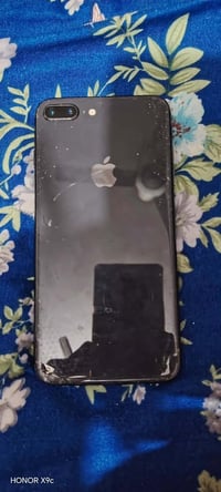 آيفون 8 بلس • ٦٤ • بطارية مبدلة