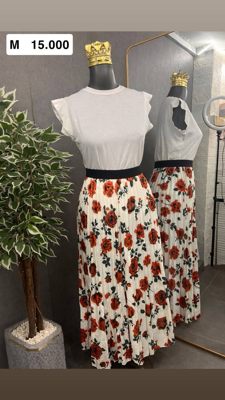 اجمل موديلات الفساتين  متوفره 
  للحجز مراسلة الصفحه او  واتساب ***********
