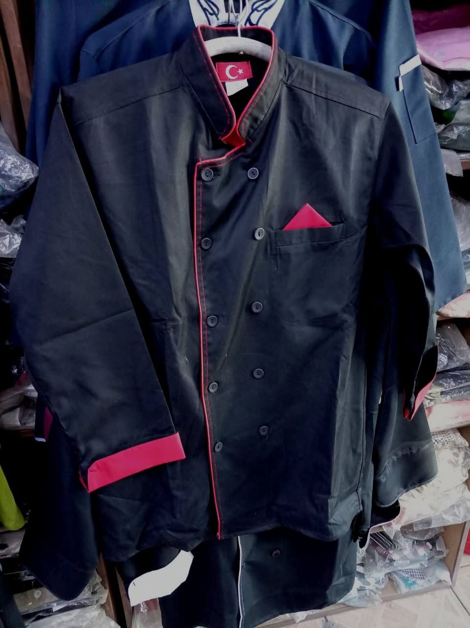 رجعنه وياكم بالموديلات الجميله والمرغوبه
ملابس مطاعم، قمصان مطاعم، 
توفر من جديد قمصان مطعم

قياساات 
S/m/L/xl/xxl/3xl
 القميص ردن ونص ردن
متوفر مريله، وطاقيه،  وتطريز، وزره، ✌️

متوفر سكراب قطعتين للعمال
 
في حال اخذتو سيت كامل عليه تخفيض 🩵

متوفر تطريز

متوفر سليبر  طبي رجالي 

للحجز مراسله واتساب ***********
توصيل بغداد 5
محافظات 5
