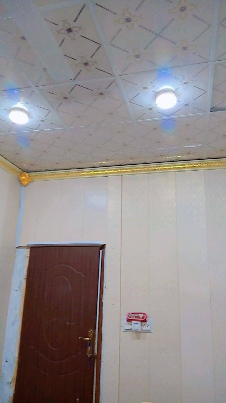 السلام وعليكم عندي  بيت تجاوز بلقبله حي القائم قرب جسر المعارض بشارع صيدلية ارض الجود مساحه ١٠٠متر بيغرفه جبيره ومطبخ جبير و وهول وطارمه سقفه سندويج جديد كامل ماء ومجاري وكهرباء منطقه هادئه ونظيفه مقابله بيوت طابو السعر ١٠مليون وبي مجال للاستفسار***********
