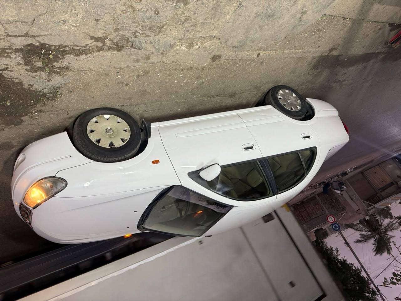 سلام عليكم سني موديل 2009 اصلي ياباني اصلي مكينه كير مكفولات سياره حلوه بسمي رقم بغداد سياره بيه قطعتين صبغ بيه طخه بل حوض مكاني بغداد الكرخ رقم الهاتف ***********
