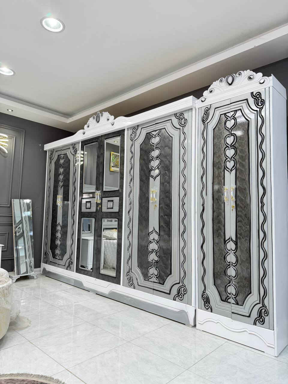 السعر // 950
🔅تفاصيل الغرفة  خشب عراقي تصميم تركي  . مرمري  ....

خارج ٤ملم ام دي اف 🔺

وداخل معاكس ٣ملم 

صبغ حراري  درجة اولى 

🔺1 //جرباية  قياس  ١٦٠ × ٢٠٠ 

🔺//ميز جانبي ايسر قياس ٥٠

🔺2// وميز  جانبي  قياس ٥٠

🔺3// زاوية ارتفاع مترين عرض ٨٠

🔺4// وميز بلازمه  

🔺5//وميز مراية ارتفاع مترين عرض ١٢٠

🔺6// وكنتور ٦ باب  ارتفاع مترين و١٥ طول ٣ متر و١٥

القطعه الثامنة حسب الطلب شازلون

سعرها ٥٠ الف ❤️

(توصيل مجاني مركز بغداد )

التوصيل يشمل الشد مجاني 🔥

باقي المحافضات حسب البعد

الاستفسار وتساب ***********
