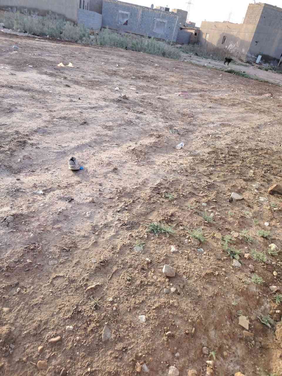 سلام عليكم قطعه البيع مساحه 320مدفونه وجهازه وكافه الخدمات الستفسار اكثر التصال ***********
