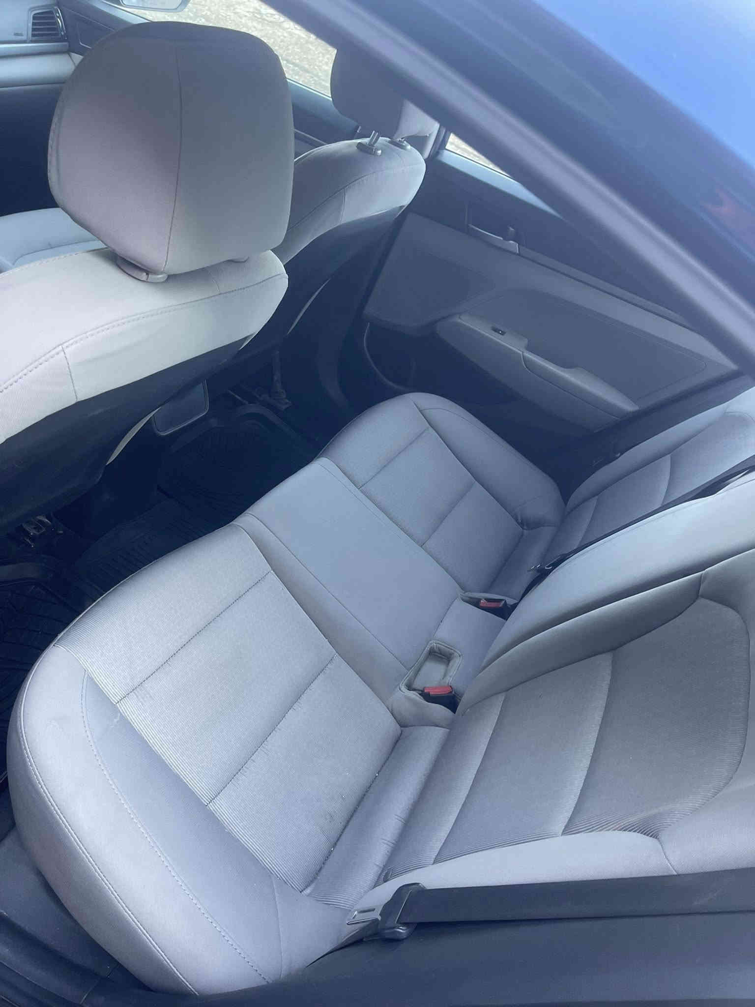 السلام عليكم للبيع النترا وارد امريكي  
موديل 2017

ماشيه 111 ميل 

حادثه من امريكا  ربع دعاميه امامي وصور الحادث مرفقه 

وبل العراق بيه قبغ جنطه صبغ وباب امامي وبيه جاملغ تبديل امامي نفس الون 

رقم اربيل باسم شركه 

السعر 107 وبيه مجال للشراي 

بغداد الصليخ قرب المتسوق 

***********
