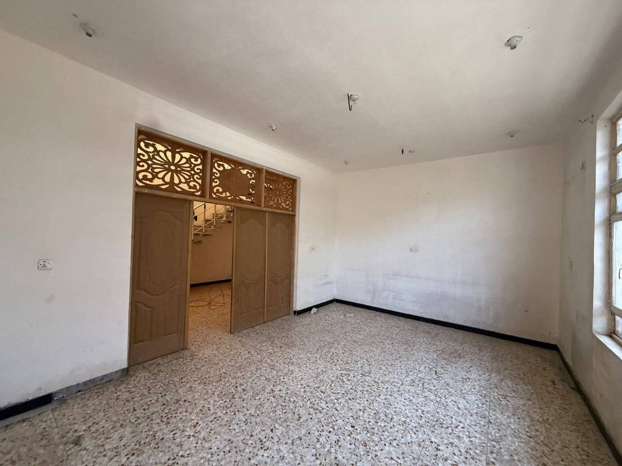 🏡 للإيجار – دار سكني
📍 الموقع: الحلة – حي الأساتذة - فرع عميد قيس 

📞 للاستفسار والمشاهدة:

مكتب القمه للعقار 
📍 الحلة – شارع 60 – مقابل مجمع الرافدين الطبي 

☎️ ***********
السعر ٥٠٠ الف قفل 

✨ للمزيد من التفاصيل عن المساحة والسعر ومواصفات الدار، يرجى التواصل مع المكتب.
