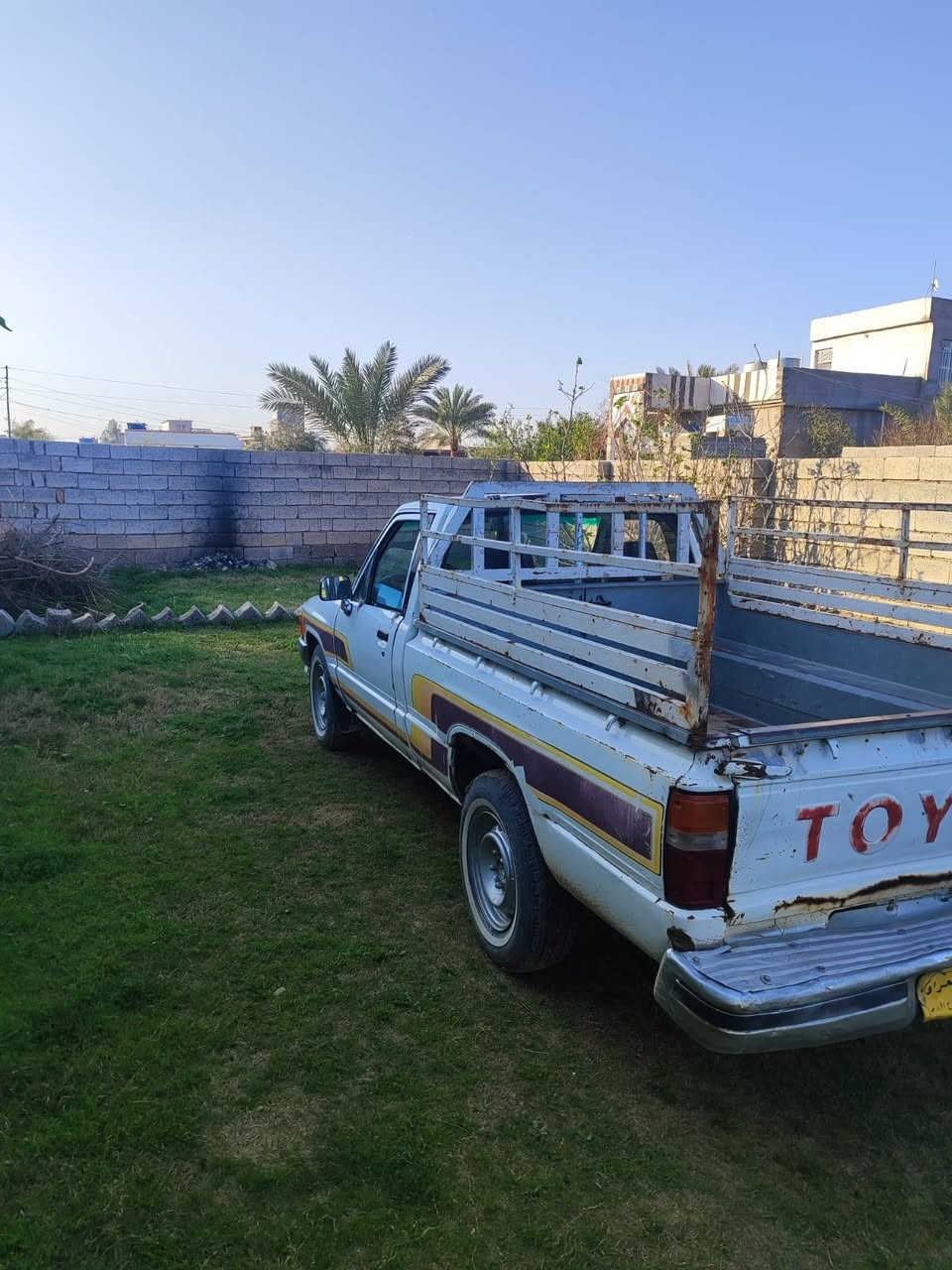 السلام عليكم بيكم 88 رقم صلاح الدين صدامي شرط التحويل سيارة كير ومحرك وصدر وتخم تاير كلو جديد شاصي واكسل شرط كشر وقرفة شوف العين حلو كهربيات كلهة شغالة سيارة جاهزة من كلشي السعر 26ورقة مكان السيارة العلم قريت الربيضة مراوس بيكم دبل سوبر دير كنو نضيف ادمرال يرهم حسب القناعة ***********)*********** بيع نقد بدون وعدة
