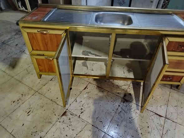 للبيع كونتر سنك مترين نضيف شغل تقيل سعر ١١٠ بي مجال *********** اسيا *********** مكان رشيديه
