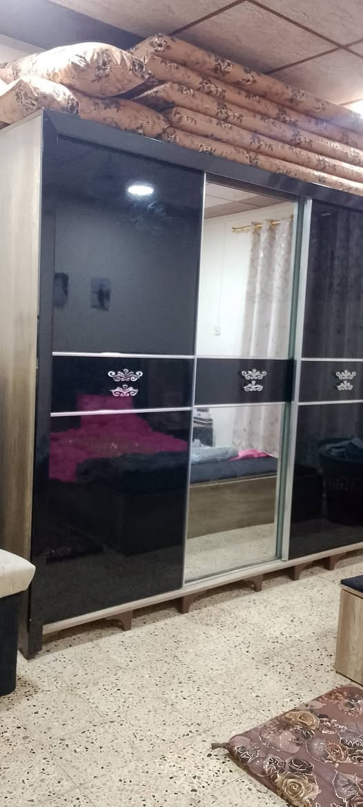 غرفه نوم تركيه 8 قطع للبيع رجاء لحد يراسل أتصل على الرقم *********** شراي بس خلي يتصل 700 وبيها مجال أتصل واتساب شراي
