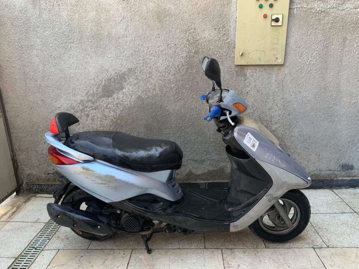 السلام عليكم دراجه بريز كابريتر للبيع الدراجه مرتبه وكل نقص مابيهه سلف وهندر باي وقت يعجبك ومتأخر حته الصبح الدراجه كلها ختم واحد منفوك ليجوه الاشار والجنطه هم مختمه وقبق الشاصي هم مختم ونفس الختم كامل شرط دراجه مكفوله من كلشي مكينه برغي ممفتوح بيها وبيهه تجوه ومري ملاتها من الرمبه اجن بيها يعتي بلادي مكاني البياع التواصل واتساب او اتصال الرقم ***********
