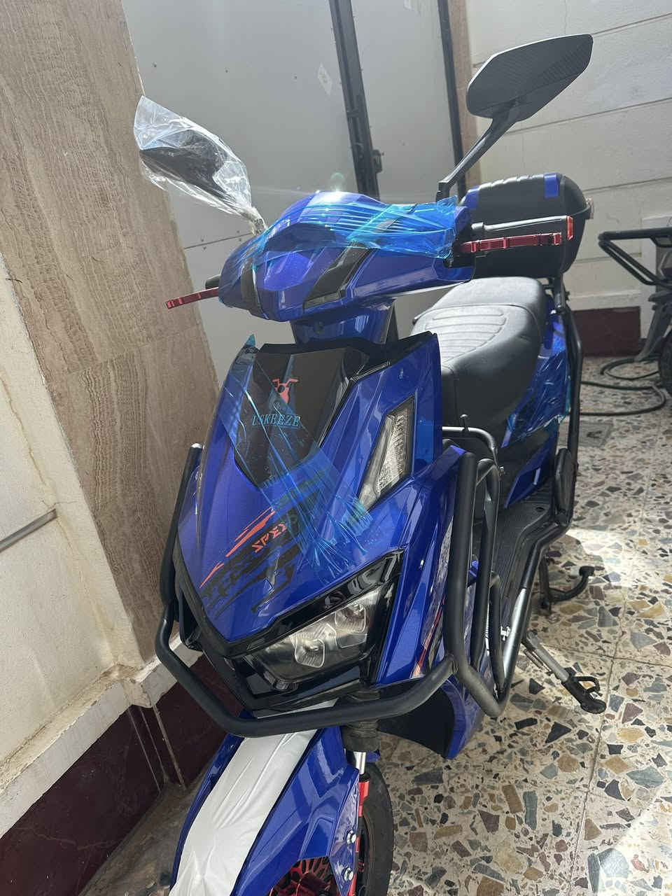 السلام عليكم ماطور شحن ماطور بعده على وضع شركه مدرع بل كامل أربع سرع سرعته ٩٩ موديل ٢٥ لون مميز ٦ بطاريات كبار شرط الفحص وين ميعجبك افحص دبل شاره نضام بك.رجوع إلى الخلف هورن لايت زنون عالي ناصي كله كامل مكمل سعره ٥٧٥ بي مجال عنوان رمادي تاميم اتصال على رقم ***********
