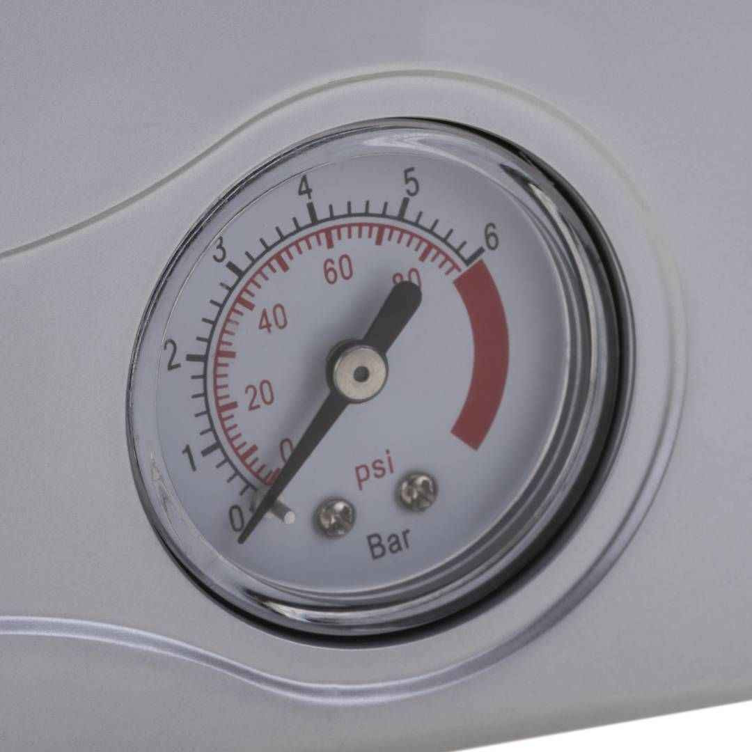 تصميم مميز سهل الاستخدام 
 
- مصمم لنفخ الإطارات بسرعة

- مؤشر على قوة ضغط الهواء

- مزود بخاصية الحماية من الحرارة الزائدة للحصول على أفضل سلامة للجهاز

- قاعدة مضادة للانزلاق ومقاومة للاهتزاز ذات جزء مخصص لحفظ السلك الكهربائي ولحفظ السلك الهوائي

- زر التشغيل/ الايقاف

- طول السلك الكهربائي: 2.45 متر 

- طول السلك الهوائي : 45 cm

- الابعاد : الطول 15.7 cm , العرض 16.5 cm , الارتفاع: 7.5 cm

- الاستخدام: للسيارات والشاحنات والحافلات وكذالك للدراجات النارية والهوائية والكرات الهوائية ناصرية, ذي قار


**إذا كنت صاحب هذا الإعلان وتريد حذفه لأي سبب، رجاءا أرسل رسالة إلى الدعم الفني**