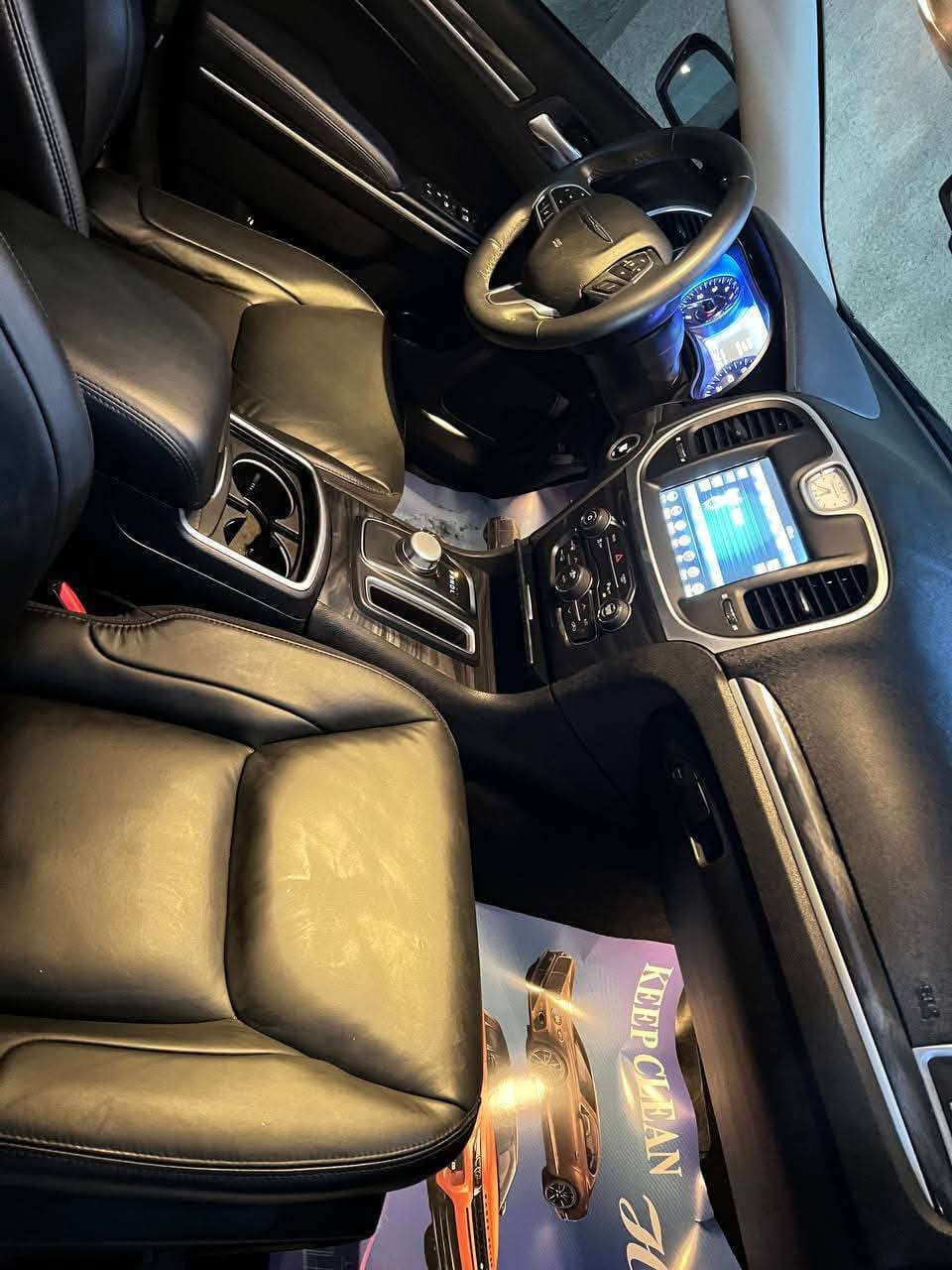 للبيع | Chrysler 300 Touring L – 2022
وارد أمريكي 
رقمها بغداد بأسمي تحويل فوري أن شاء الله 

✨ أبرز المواصفات:

محرك V6 سعة 3.6 لتر – اقتصادي وقوي (292 حصان)

ناقل أوتوماتيكي 8 سرعات – دفع خلفي

مقاعد جلد كهربائية ودافئة 

شاشة لمس، بلوتوث، USB، تكامل مع الهواتف الذكية

أنظمة أمان متطورة: تنبيه النقطة العمياء، حساسات أمامية وخلفية، مثبت سرعة تكيفي

إطارات رياضية قياس 20 إنش – تصميم فاخر وجذاب

مساحة داخلية واسعة وصندوق أمتعة كبير
السعر 285 ورقه
للاستفسار متوفر واتس اب ***********
