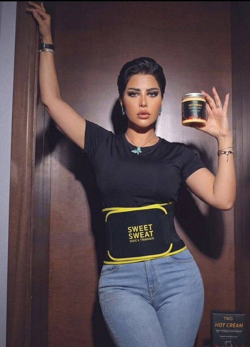 عرض لتنحيف البطن وتحصلين على خصر نحيف ومثالي 
يتكون العرض من قطعتين مشد سوست مع كريم تي دبليو جي ✨👌🏻  

كريم تي دبليو جي
"TWG Hot Cream"،💛
 وهو منتج موضعي يُسوق كعامل مساعد لتعزيز التعرق وحرق الدهون في منطقة البطن. 🙂‍↔️
الوظيفة الأساسية: يعمل كمعزز للتعرق (Sweat Enhancer) ومستهدف للسيلوليت في مناطق مثل البطن، الأرداف، والأذرع.💛
يدعي المنتج أنه يرفع حرارة الجسم الموضعية لزيادة الدورة الدموية والتعرق أثناء التمرين، مما قد يساعد في شد الجلد مؤقتاً. 👏🏻

1---مشد سويت  Sweet Sweat Waist Trimmer هو حزام تنحيف للخصر مصمم لزيادة التعرق أثناء التمارين الرياضية. 👏🏻🙂‍↔️الخصائص والفوائد
زيادة التعرق: مصنوع من النيوبرين السميك والخالي من اللاتكس (neoprene)، والذي يساعد على عزل الحرارة وزيادة درجة🌤 حرارة الجسم الأساسية في منطقة البطن، مما يعزز التعرق وفقدان وزن الماء الزائد.
تصميم مريح: الحزام مرن وقابل للتعديل ليناسب شكل وحجم جسمك بشكل مريح،😪 ويسمح بنطاق واسع من الحركة أثناء النشاط البدني.


**إذا كنت صاحب هذا الإعلان وتريد حذفه لأي سبب، رجاءا أرسل رسالة إلى الدعم الفني**